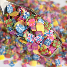 Cargar imagen en el visor de la galería, Christmas Presents Polymer Clay Slices
