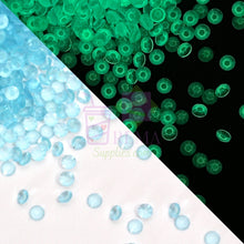 Cargar imagen en el visor de la galería, Glow In The Dark Rhinestones
